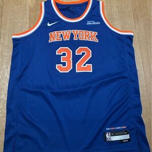 New york knicks Karl Anthony Town jersey